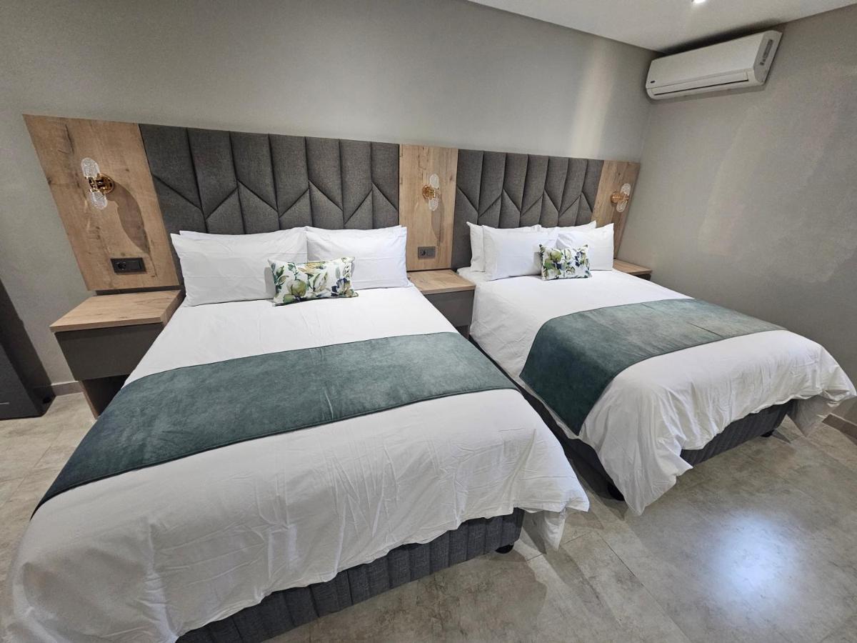 Casa De Luxe Hotel Балито Екстериор снимка