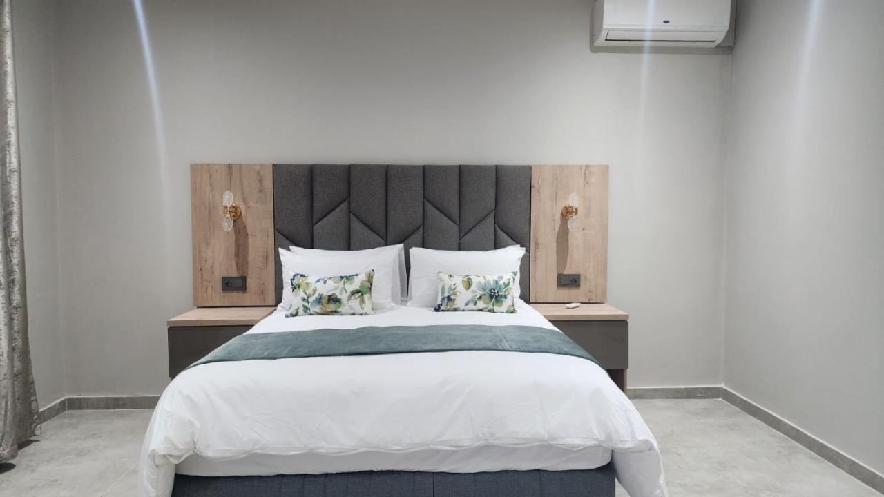 Casa De Luxe Hotel Балито Екстериор снимка