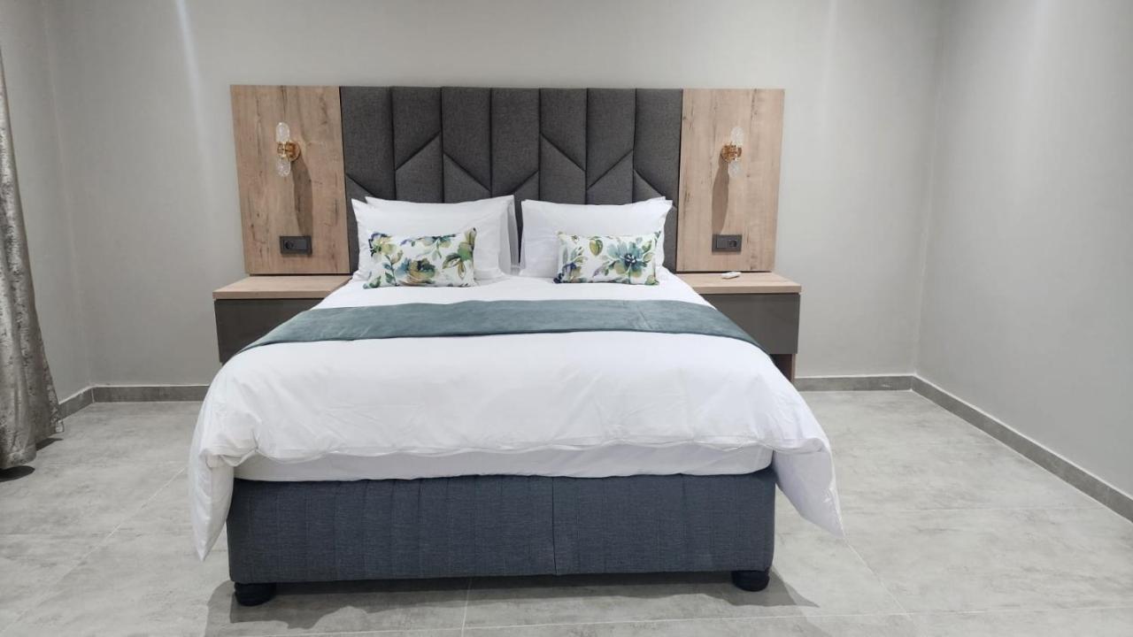 Casa De Luxe Hotel Балито Екстериор снимка