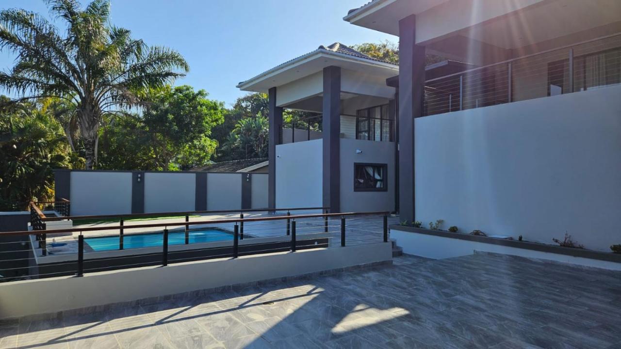Casa De Luxe Hotel Балито Екстериор снимка