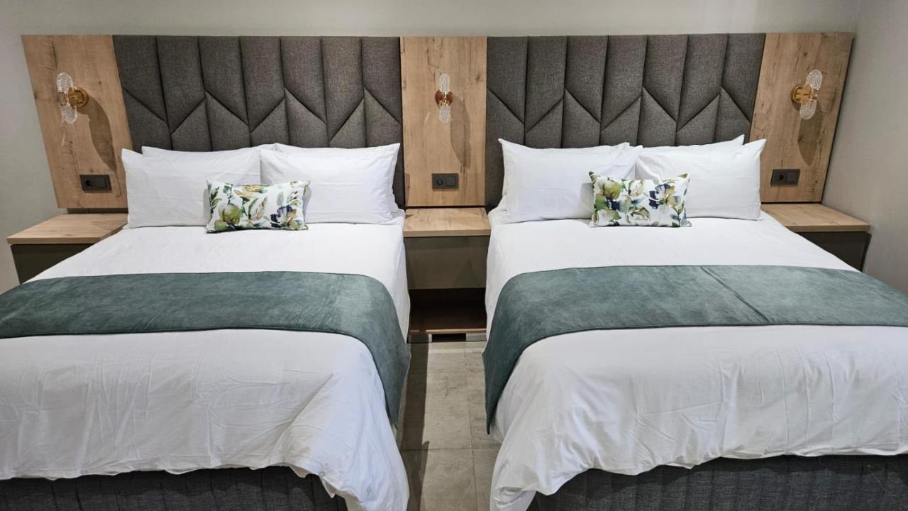 Casa De Luxe Hotel Балито Екстериор снимка