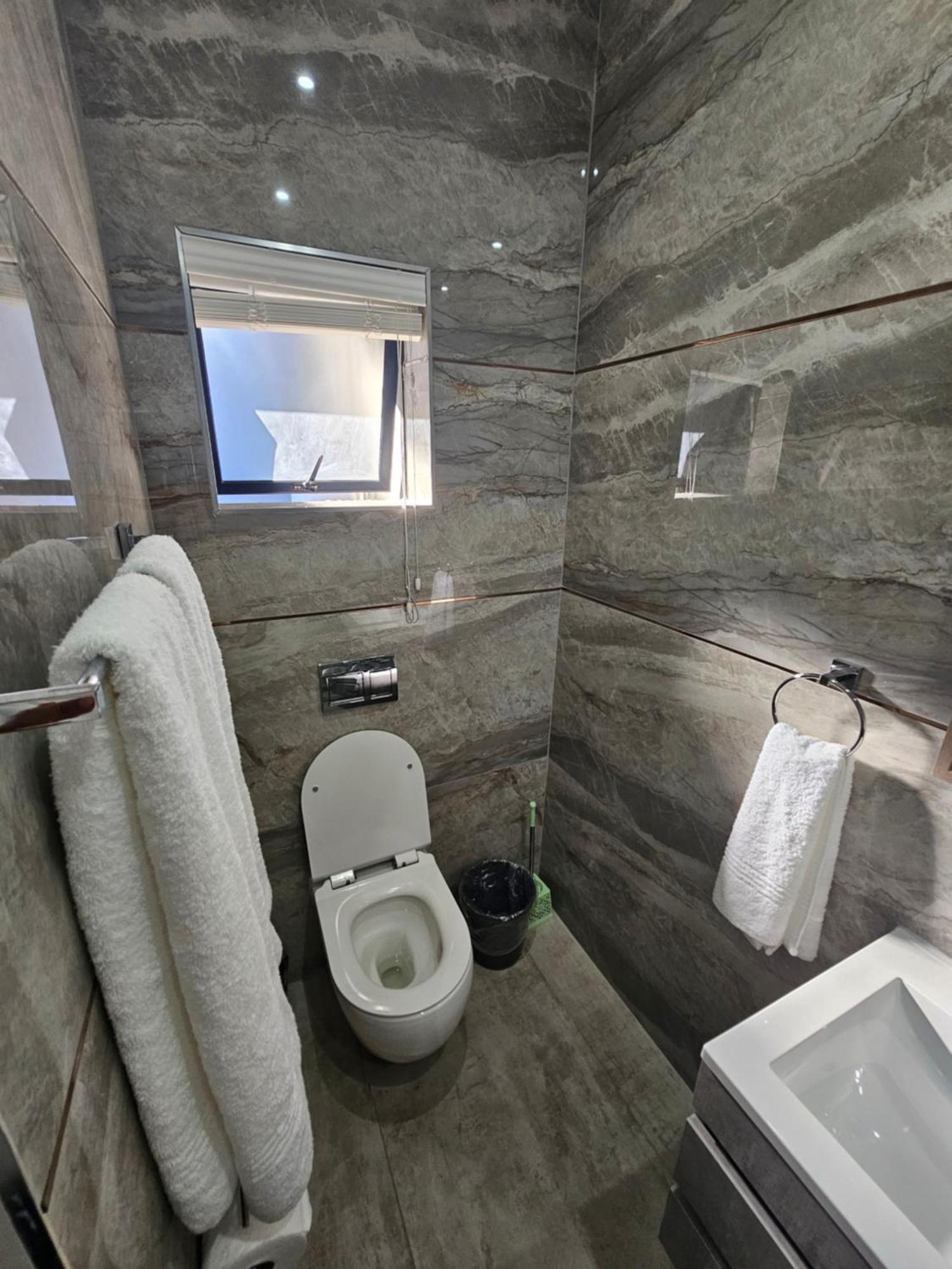 Casa De Luxe Hotel Балито Екстериор снимка