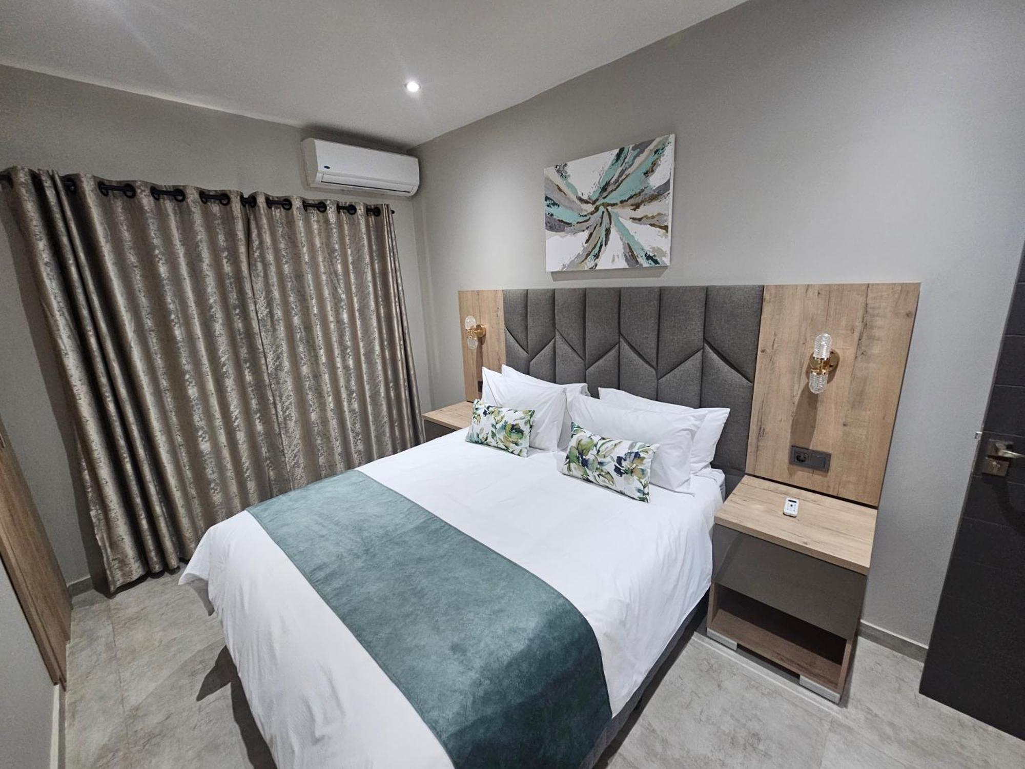 Casa De Luxe Hotel Балито Екстериор снимка